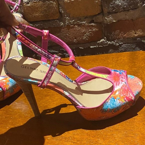 Gianni Bini Floral Print Heels, Sz 8 - Picture 8 of 10